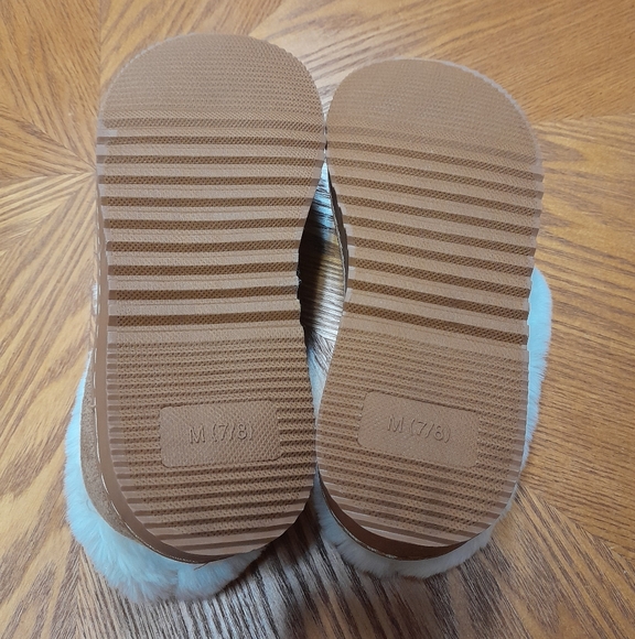 ■2/$35 Women's Brown Faux Fur Slippers Size:Various   Greenbrier - Picture 5 of 9
